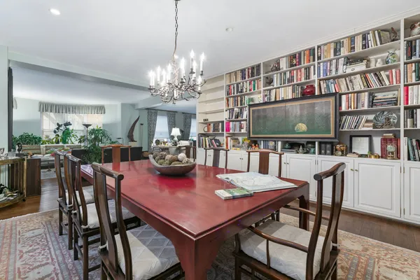 $650,000 | 5490 South Shore Drive, Unit 2N, Chicago, IL 60615