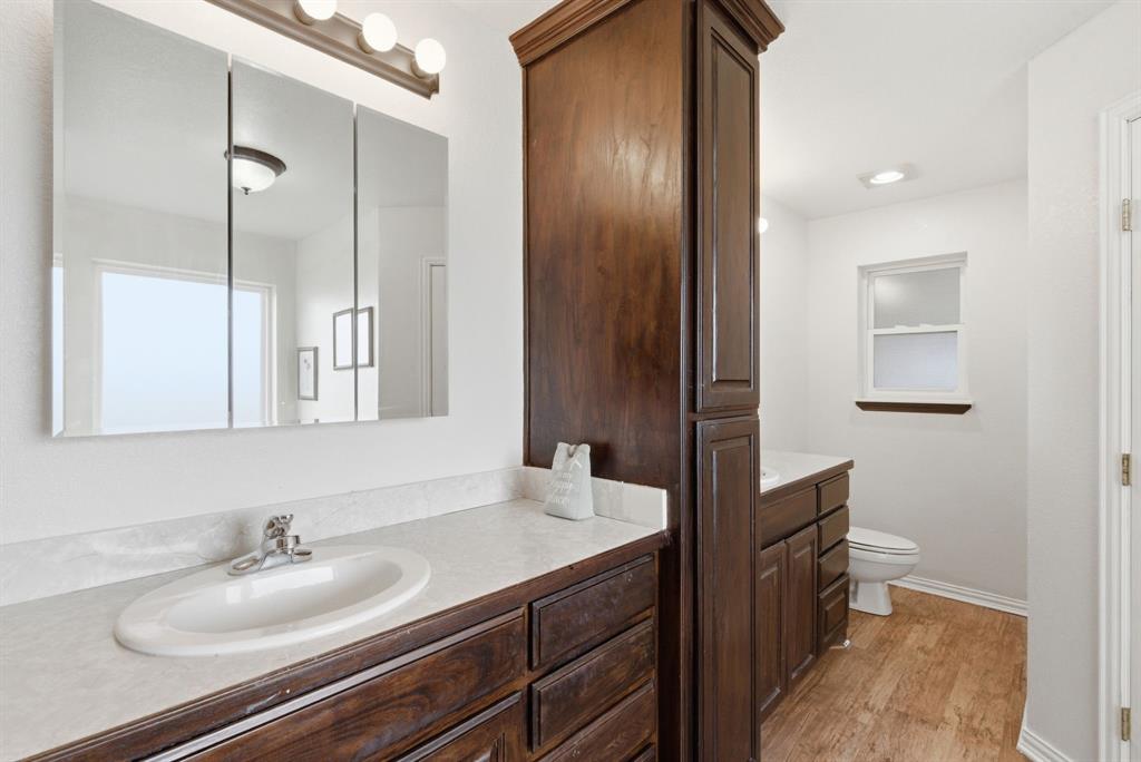 301 Rhoades Lane Springtown, TX 76082 - Photo 12 of 33