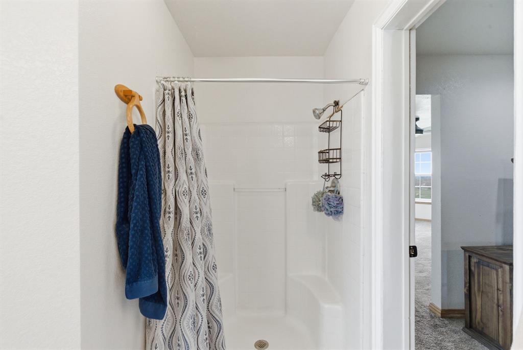 301 Rhoades Lane Springtown, TX 76082 - Photo 15 of 33