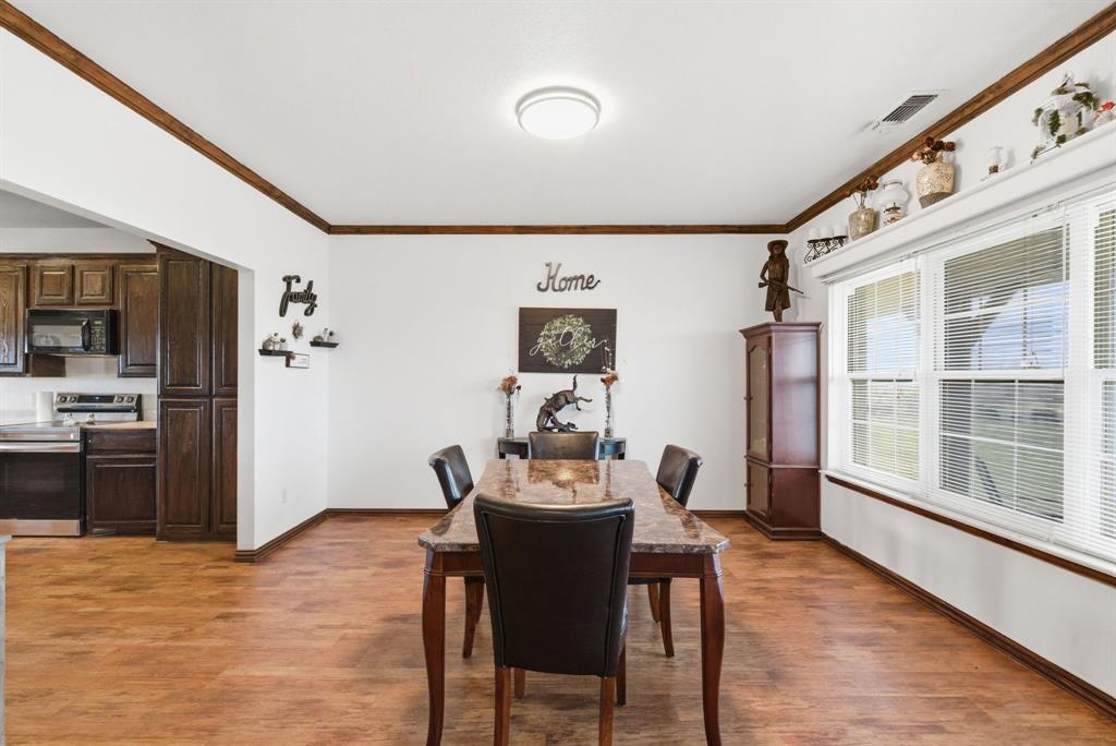 301 Rhoades Lane Springtown, TX 76082 - Photo 2 of 33