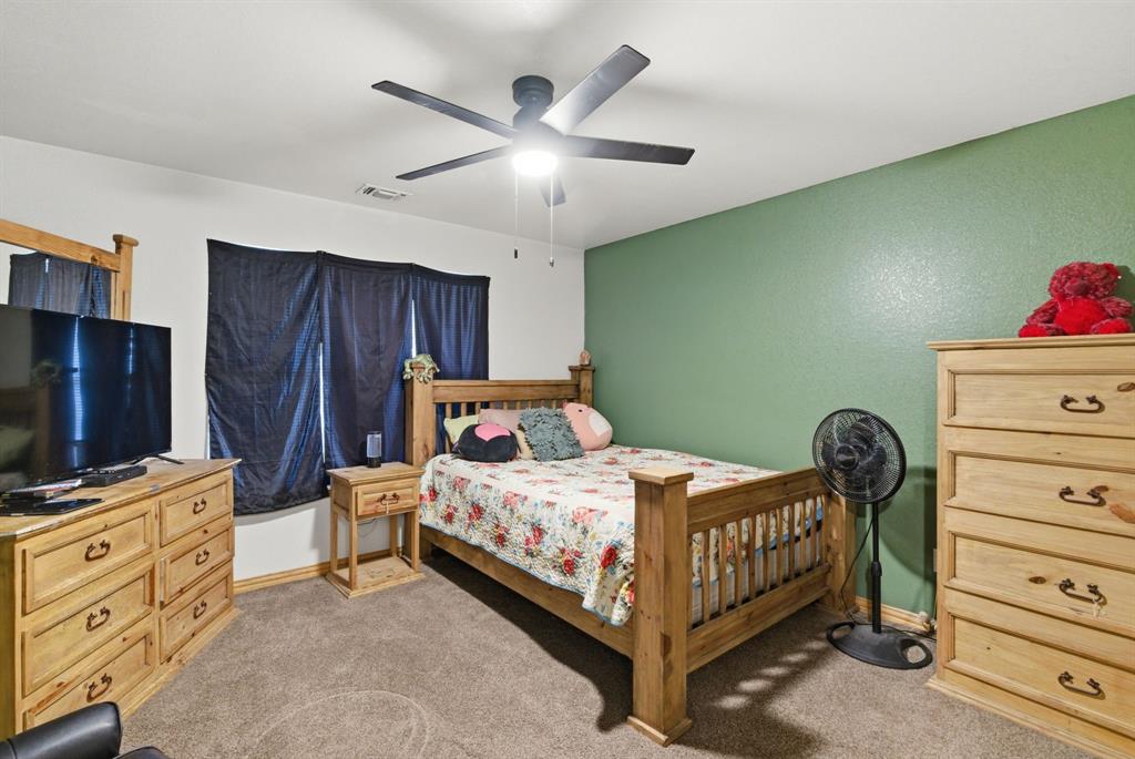 301 Rhoades Lane Springtown, TX 76082 - Photo 22 of 33