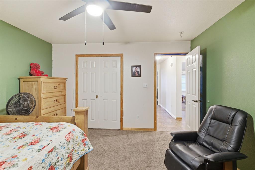 301 Rhoades Lane Springtown, TX 76082 - Photo 23 of 33