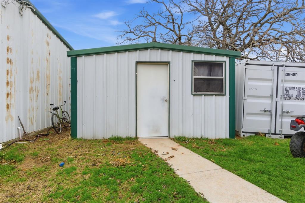 301 Rhoades Lane Springtown, TX 76082 - Photo 32 of 33