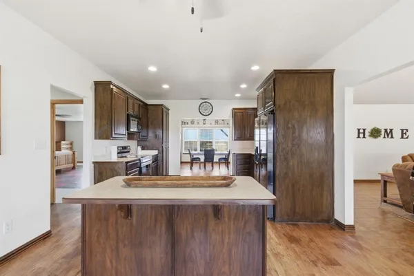 $499,000 | 301 Rhoades Lane, Springtown, TX 76082