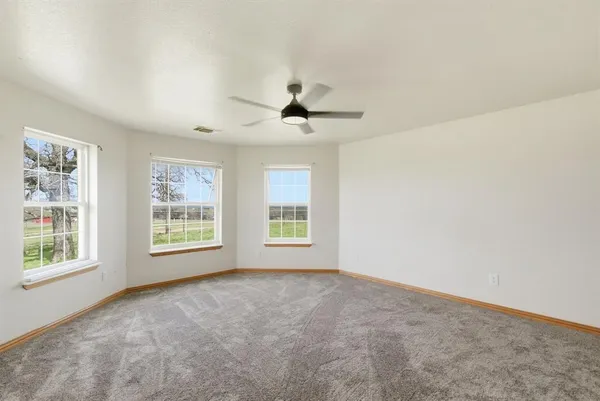 $499,000 | 301 Rhoades Lane, Springtown, TX 76082