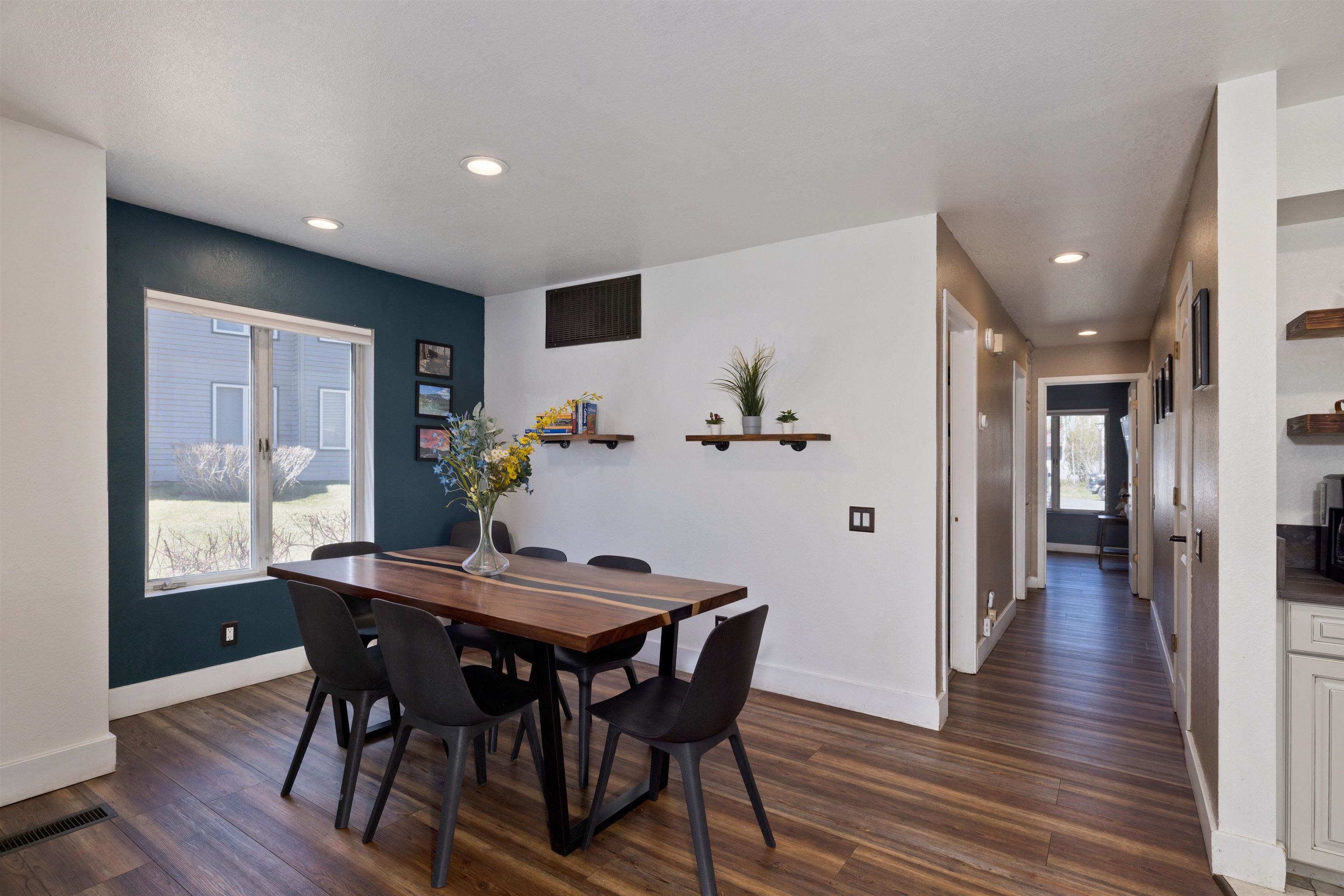 625 Golden Creek Road, Unit 625 Mammoth Lakes, CA 93546 - Photo 17 of 30