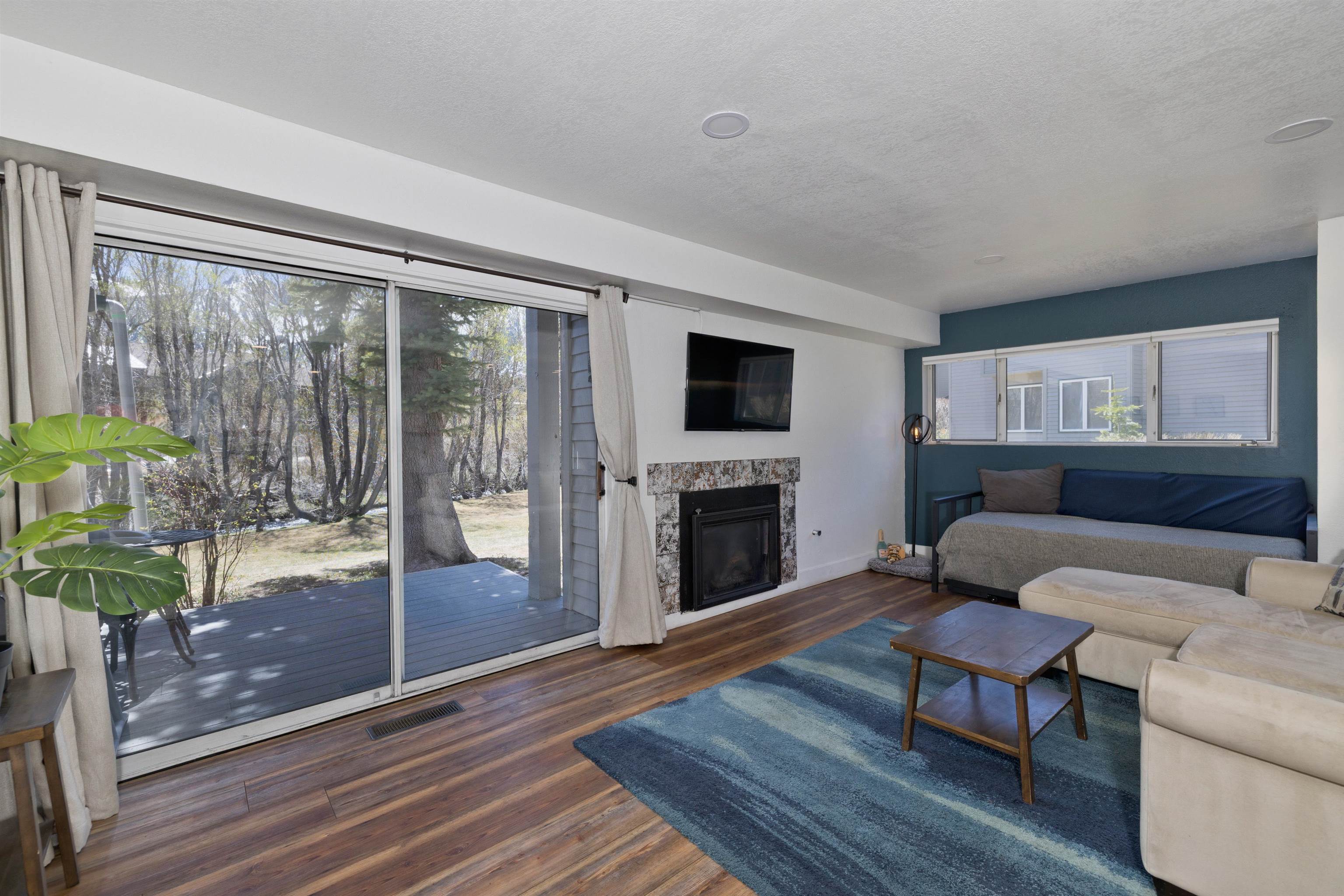 625 Golden Creek Road, Unit 625 Mammoth Lakes, CA 93546 - Photo 2 of 30