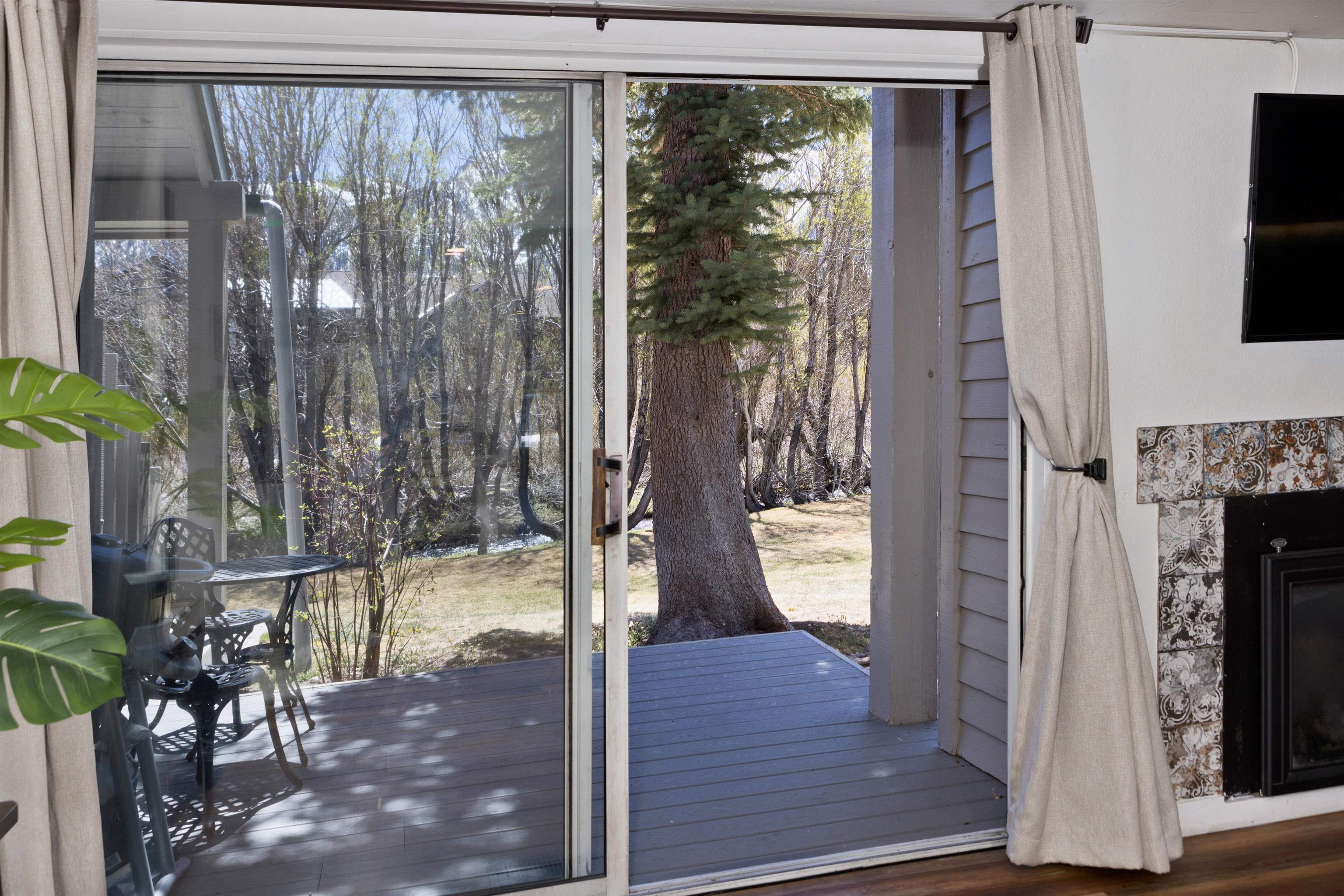 625 Golden Creek Road, Unit 625 Mammoth Lakes, CA 93546 - Photo 4 of 30