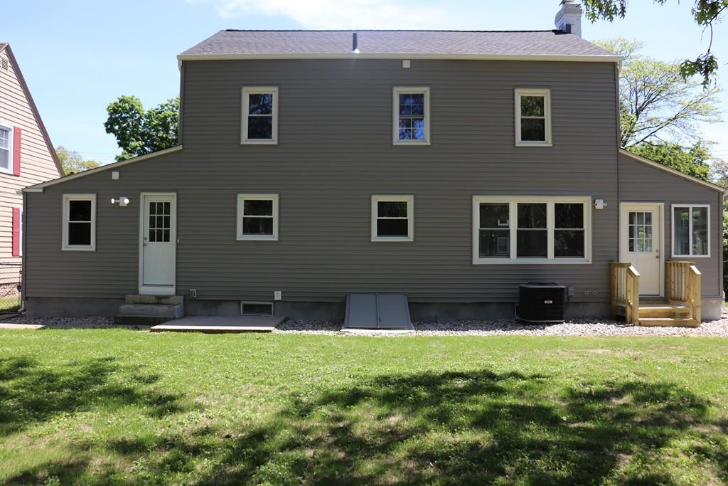 174 Abbott Street Springfield, MA 01118 - Photo 3 of 21