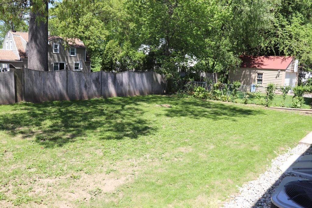 174 Abbott Street Springfield, MA 01118 - Photo 5 of 21
