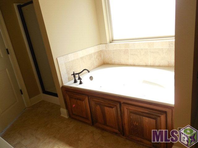 245 Waverly Road Thibodaux, LA 70301 - Photo 8 of 8 Masterbath