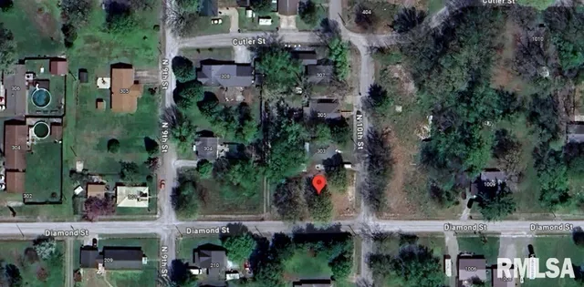 $4,500 | 301 North 10th Street, Benton, IL 62812