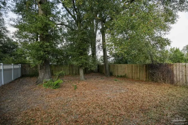 $1,400 | 6972 Weatherwood Drive, Pensacola, FL 32506