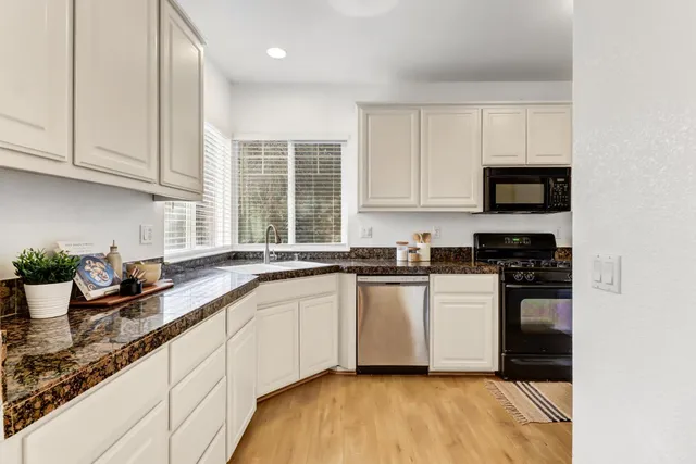 $649,000 | 3180 Albany Circle, Davis, CA 95618