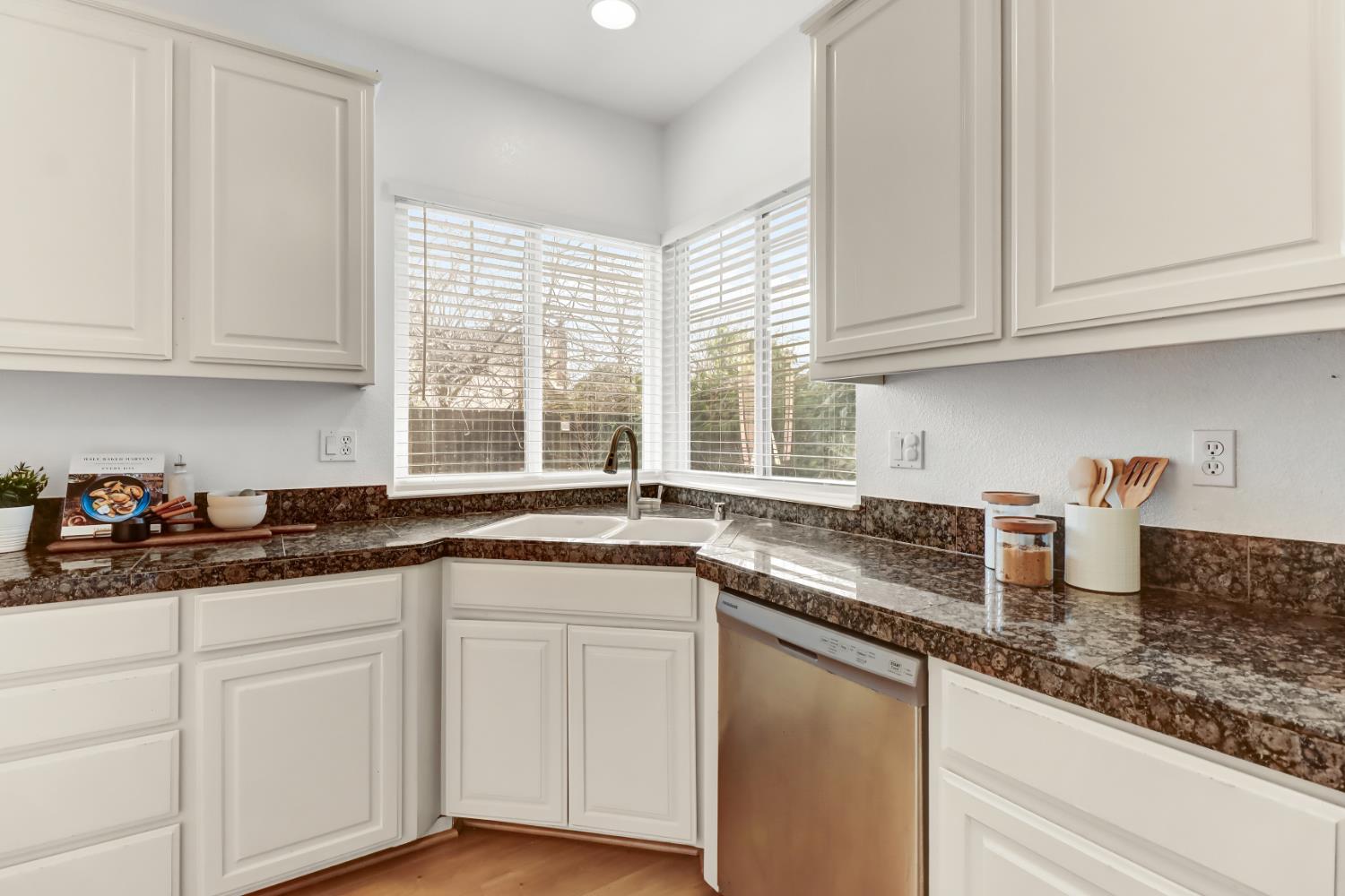 3180 Albany Circle Davis, CA 95618 - Photo 18 of 48