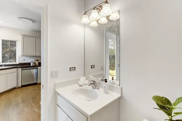 $649,000 | 3180 Albany Circle, Davis, CA 95618