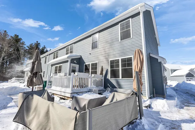 $685,000 | 1 C Pat's Way, Hollis, NH 03049