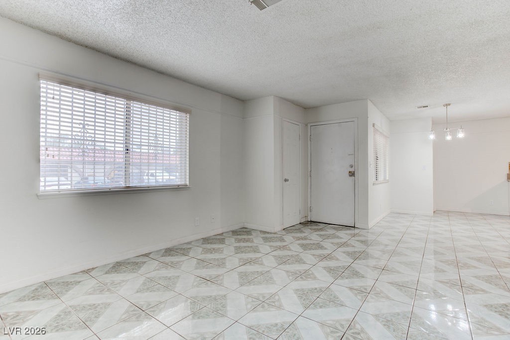 808 Hedge Way, Unit 7 Las Vegas, NV 89110 - Photo 3 of 30