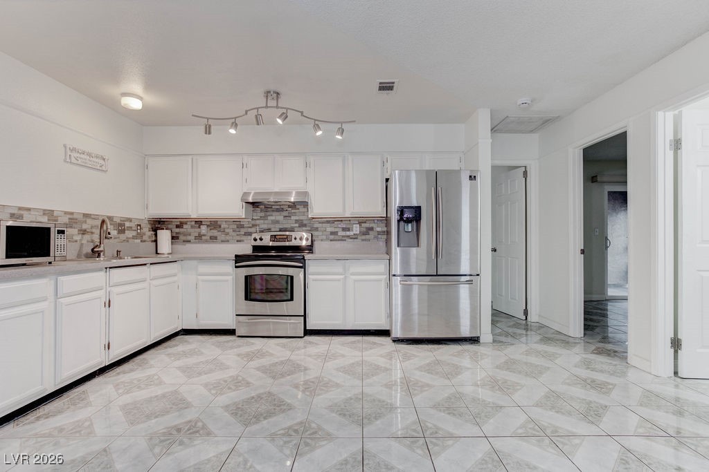 808 Hedge Way, Unit 7 Las Vegas, NV 89110 - Photo 6 of 30