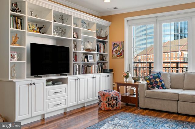 $745,000 | 800 Admirals Way, Unit 1832, Philadelphia, PA 19146