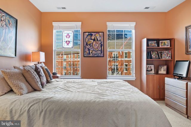 $745,000 | 800 Admirals Way, Unit 1832, Philadelphia, PA 19146