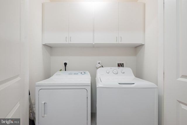 $745,000 | 800 Admirals Way, Unit 1832, Philadelphia, PA 19146