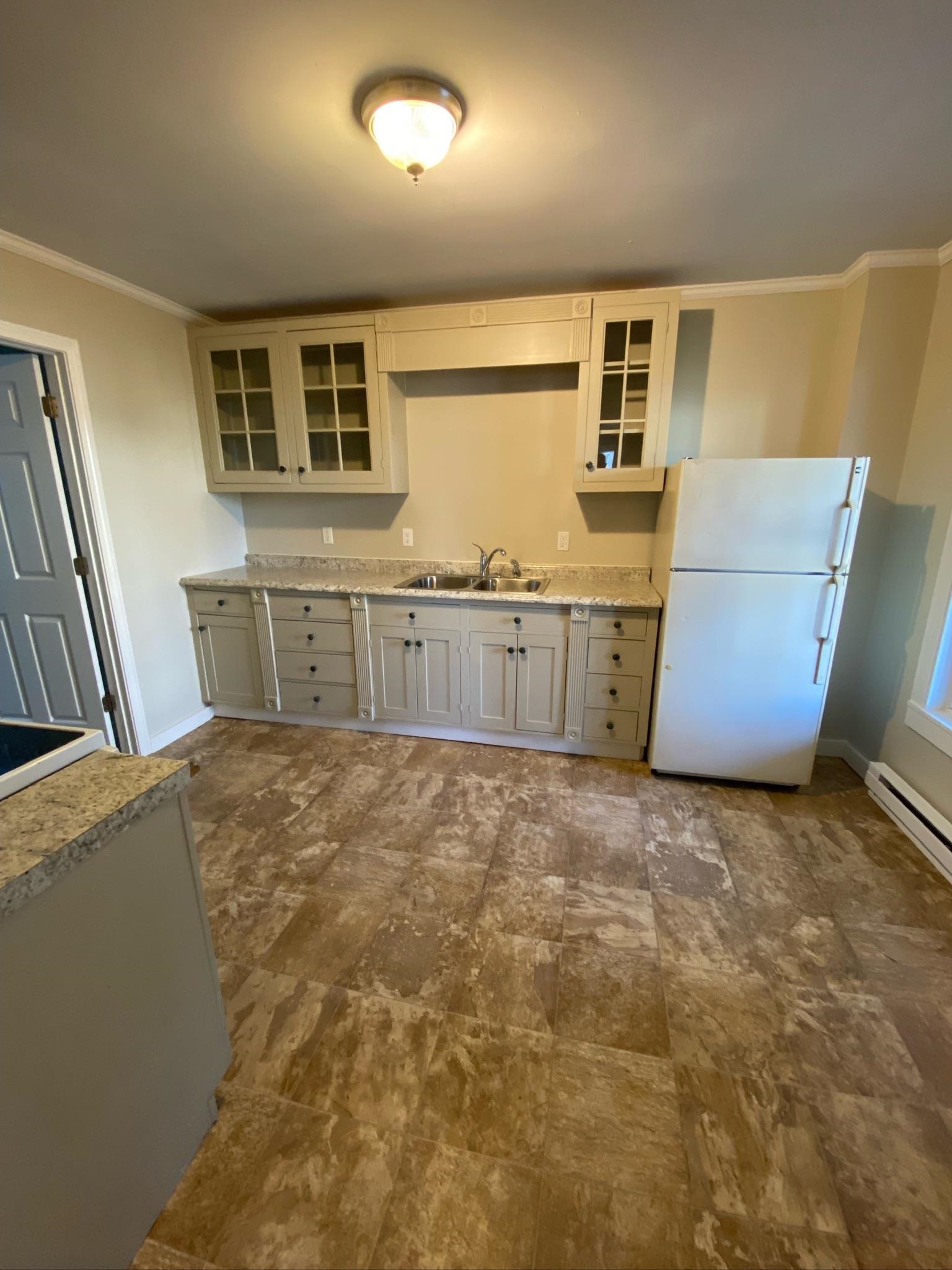 73 Maple Street Rochester, NH 03867 - Photo 5 of 7