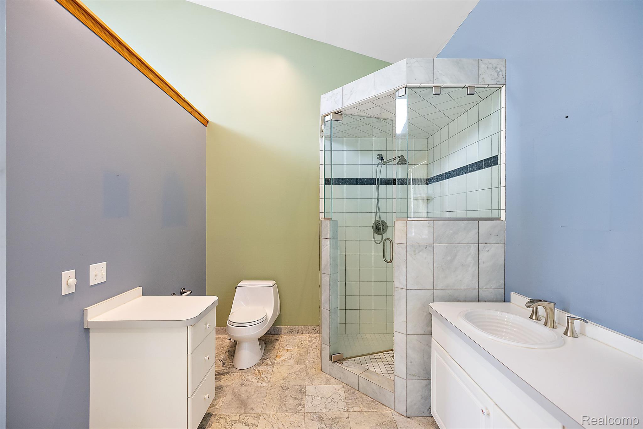 176 Crescent Road Waterford, MI 48327 - Photo 34 of 61 Awesome shower