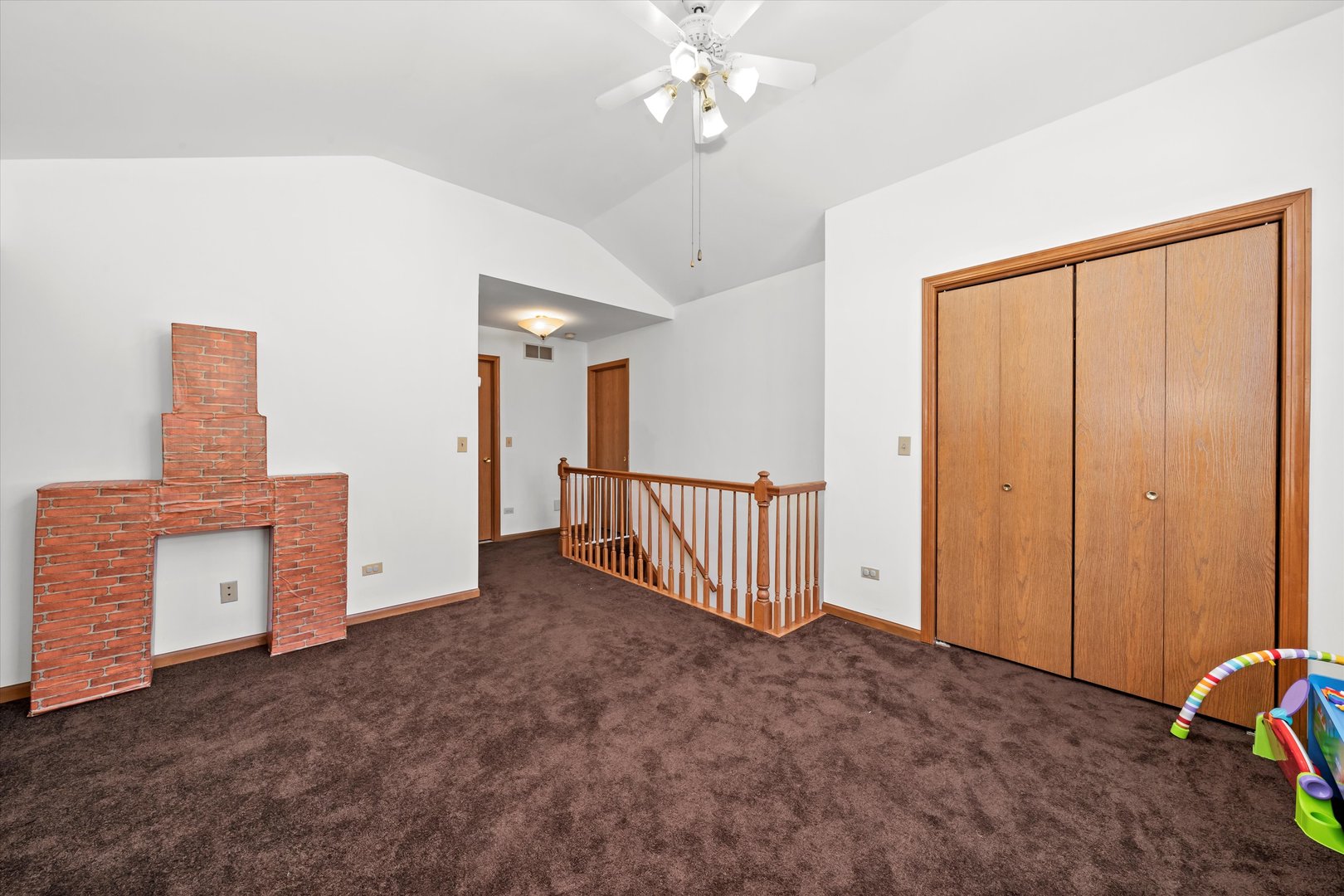 4343 West Emerald Way Street Alsip, IL 60803 - Photo 14 of 44 a view of a livingroom with an empty room