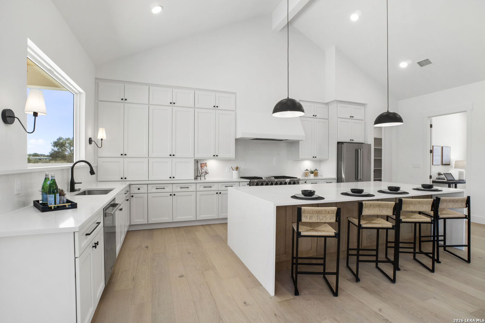 473 Highland Meadows Bandera, TX 78003 - Photo 10 of 34