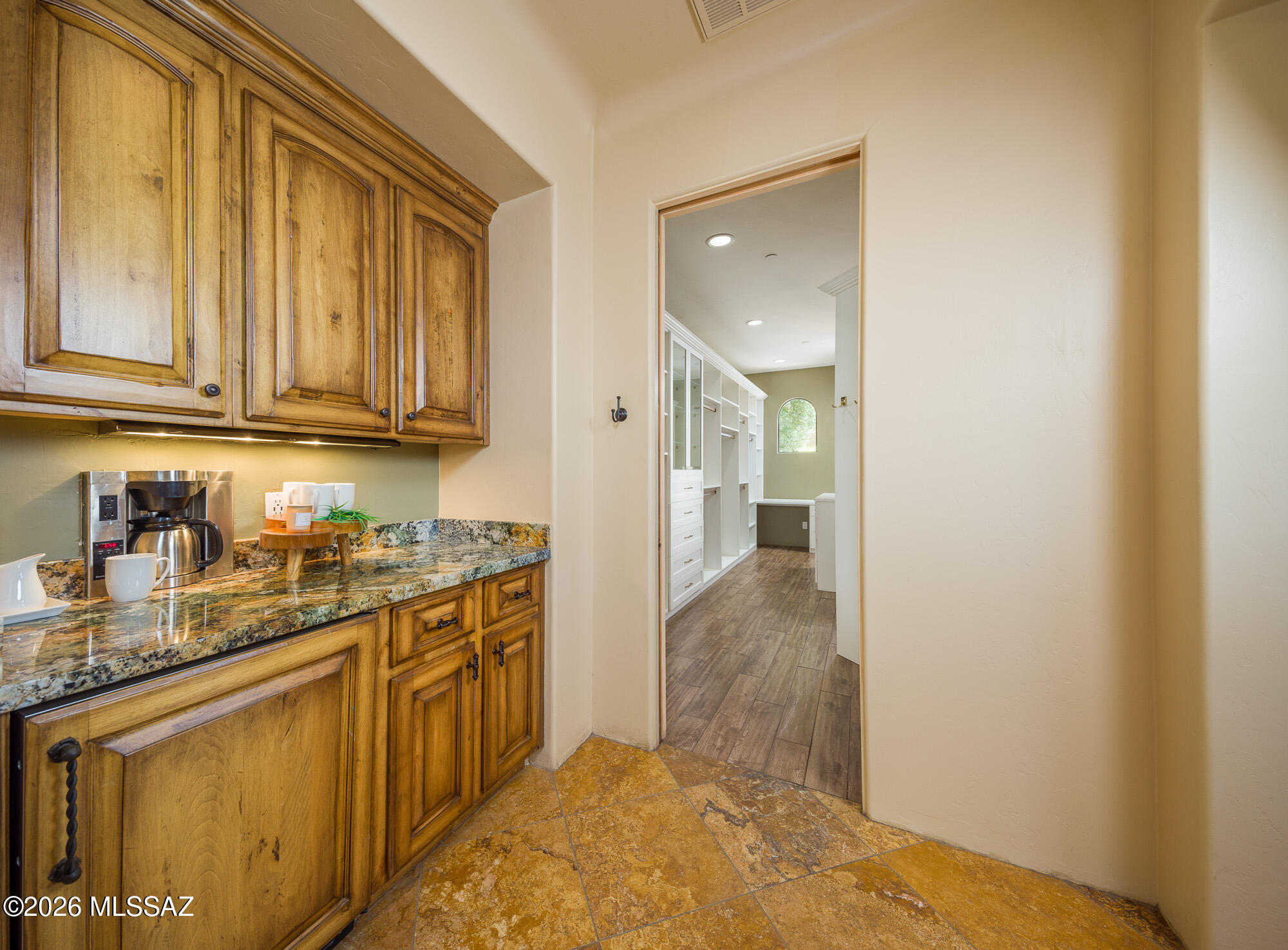 14225 North Rocking Ridge Court Marana, AZ 85658 - Photo 19 of 51 Coffee bar in primary bath