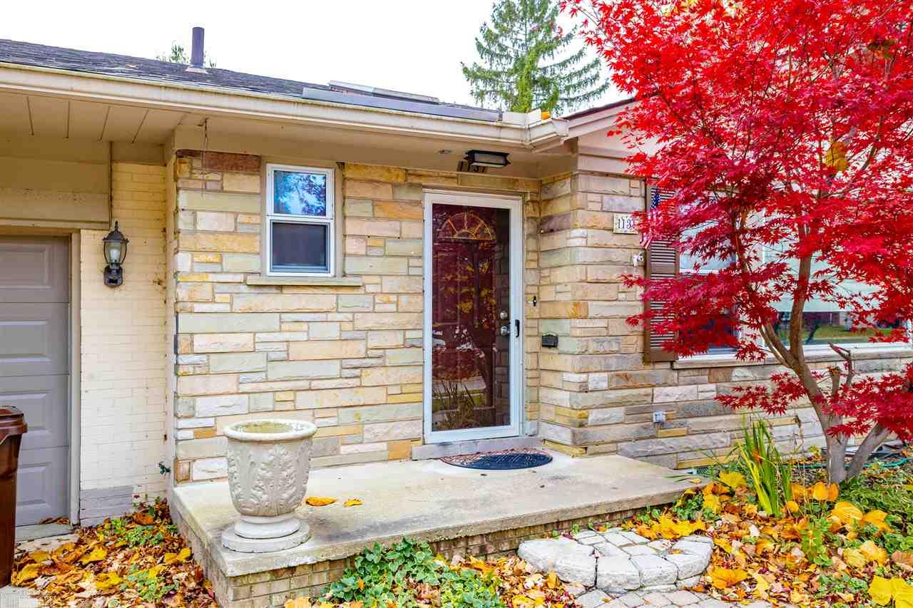 1131 North Renaud Road Grosse Pointe Woods, MI 48236 - Photo 4 of 46
