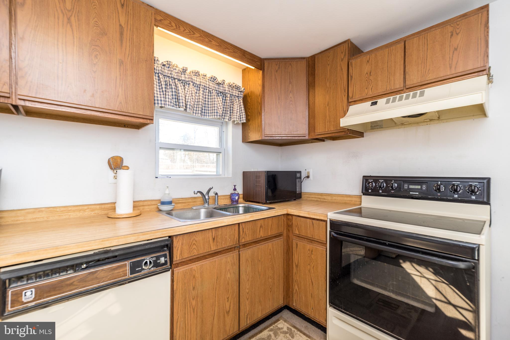 1385 Wright Road Quakertown, PA 18951 - Photo 4 of 57