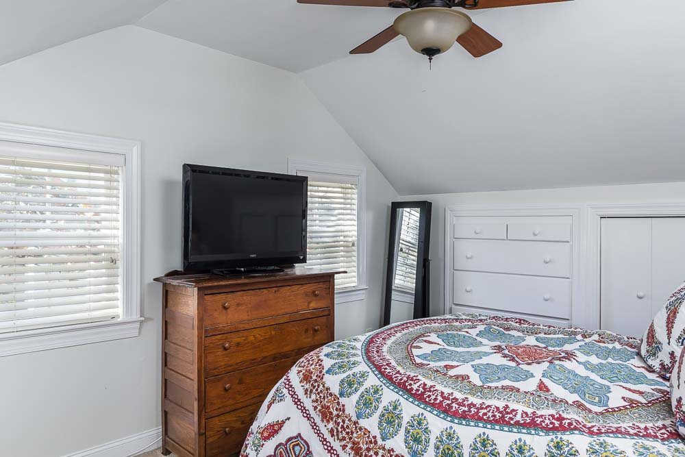 623 New Road Raleigh, NC 27608 - Photo 20 of 29 Second Floor Bedroom