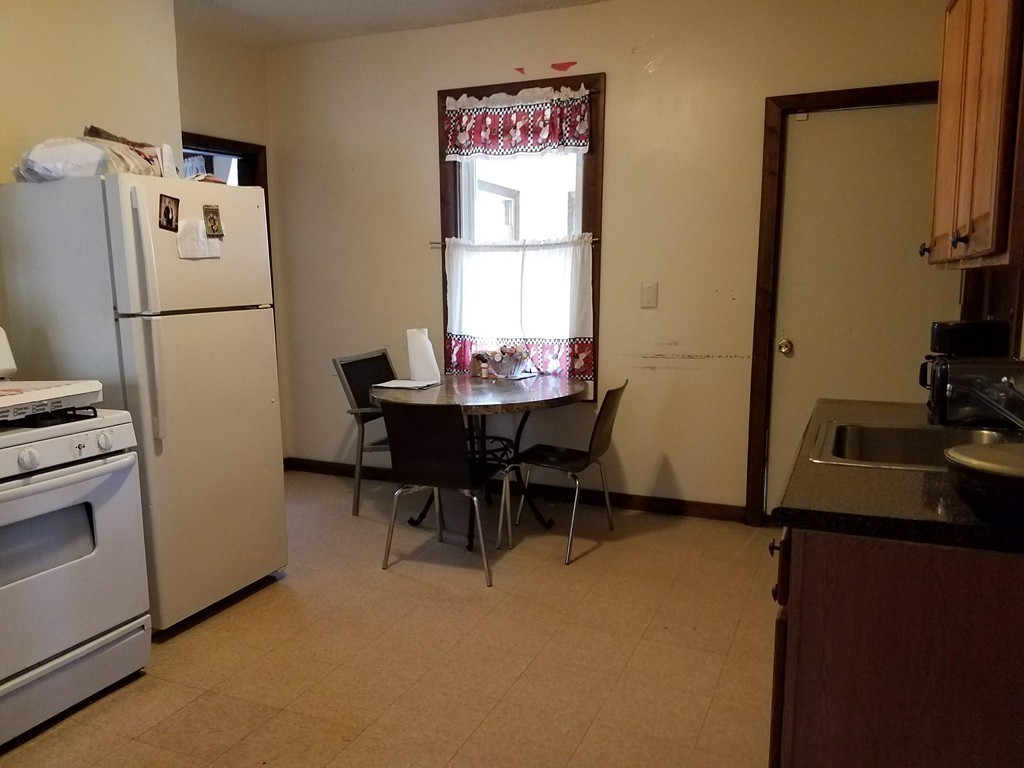 68 King Street Springfield, MA 01109 - Photo 5 of 30