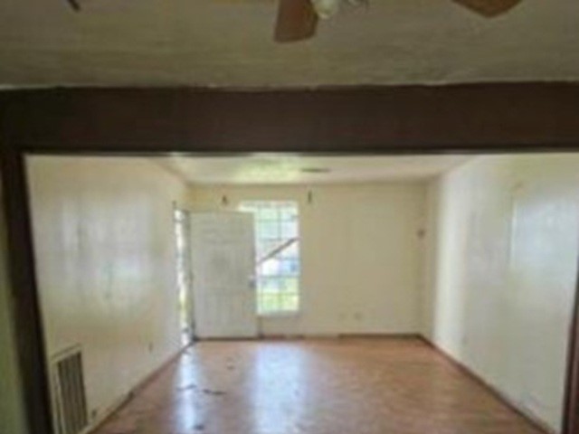 4806 Grapevine Street Houston, TX 77045 - Photo 5 of 13 a view of an empty room
