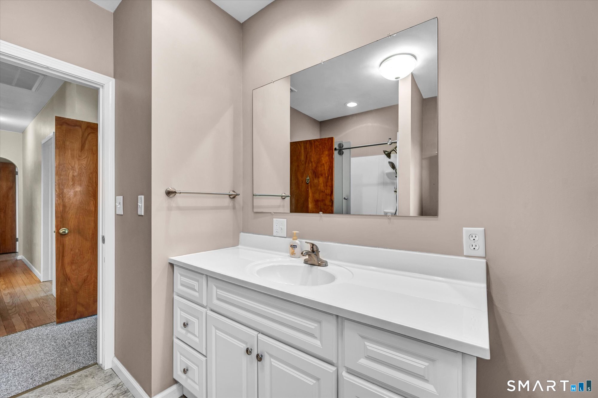 1208 Dunbar Hill Road Hamden, CT 06514 - Photo 17 of 26