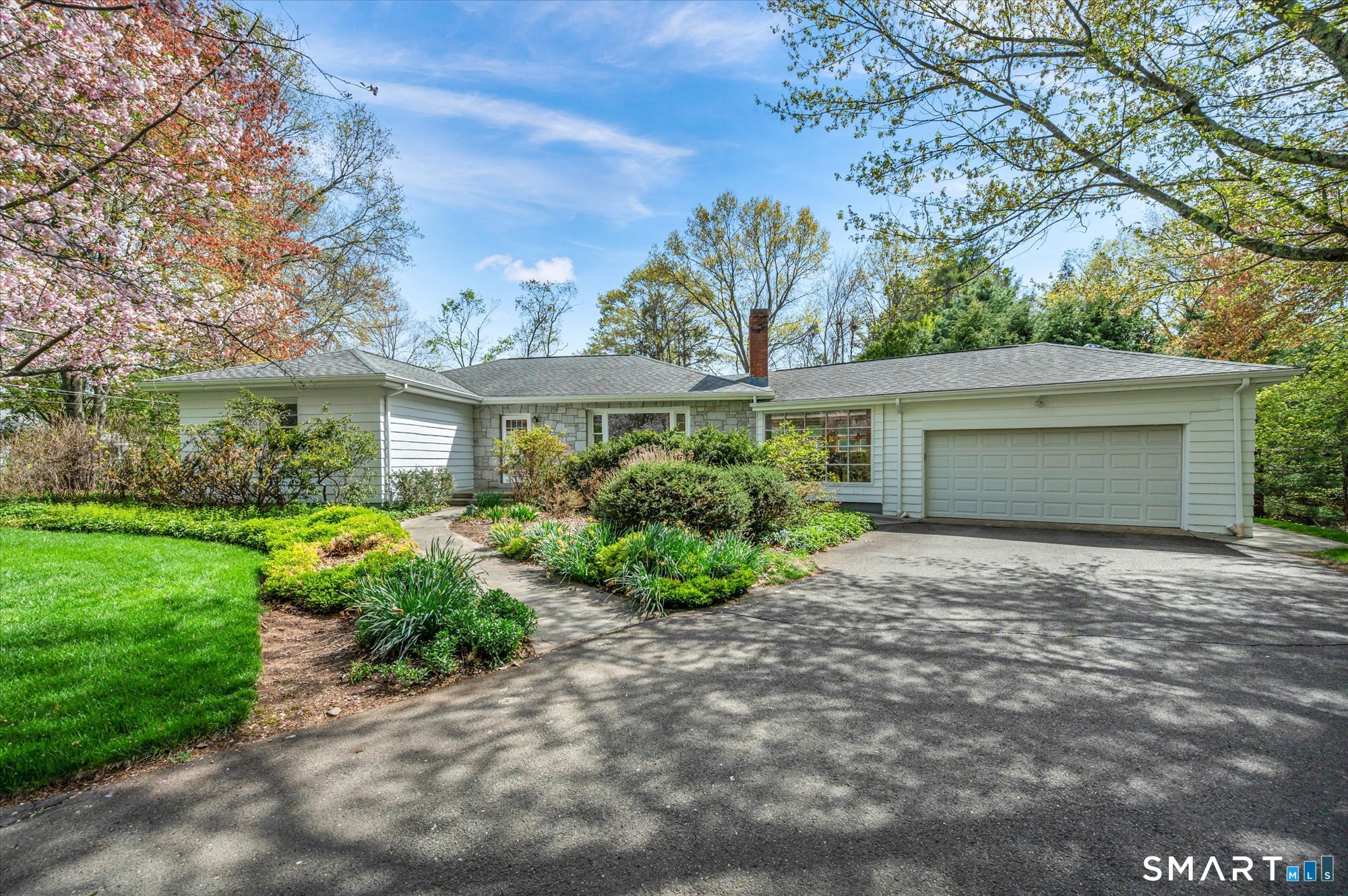 1208 Dunbar Hill Road Hamden, CT 06514 - Photo 2 of 26