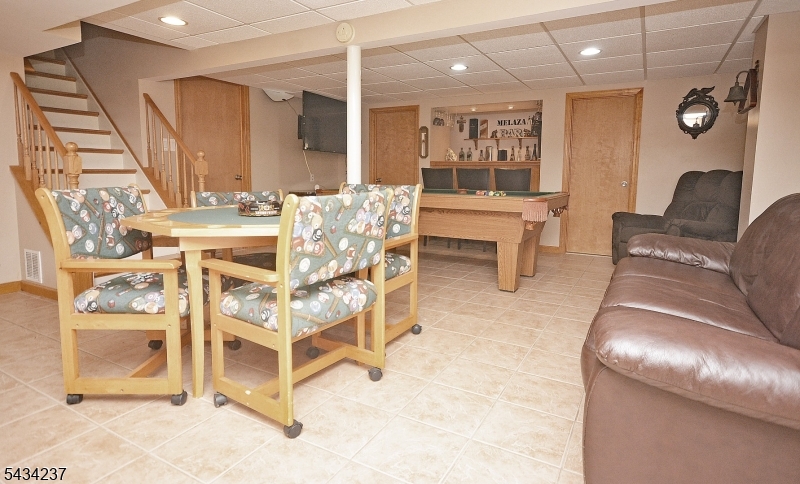 2463 Dorchester Road Union, NJ 07083 - Photo 20 of 33
