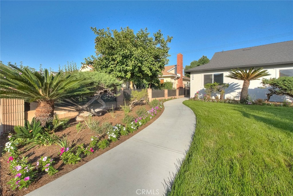752 Rio Del Sol Avenue Montebello, CA 90640 - Photo 3 of 28 Gallery Image 3