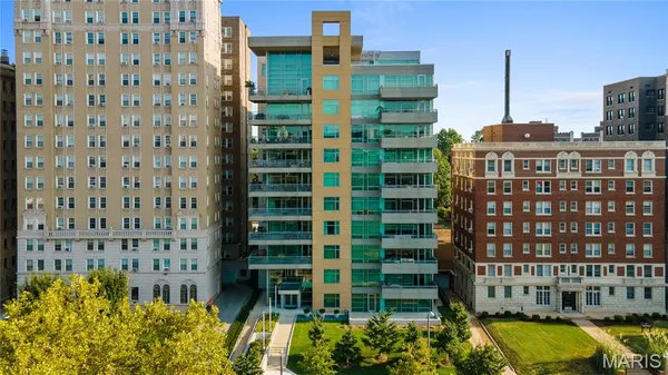 $1,399,000 | 4545 Lindell Boulevard, Unit 3, St. Louis, MO 63108