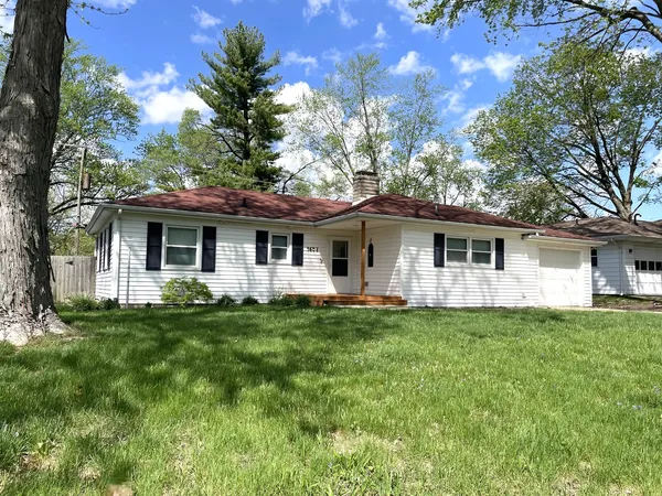 $200,000 | 1608 Chevy Chase Drive, Champaign, IL 61821