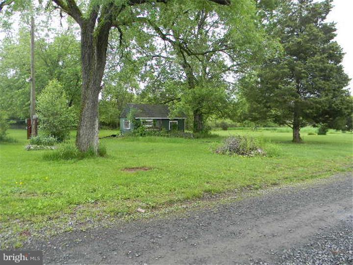 35 Clearview Road Birdsboro, PA 19508 - Photo 3 of 25 Gallery Image 3