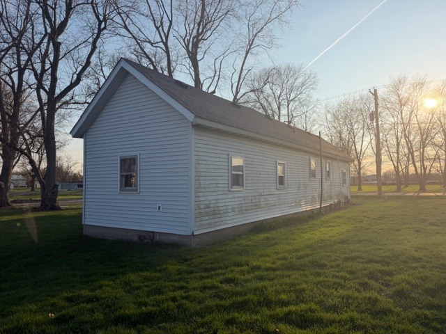 118 Bloomington Street Dewitt, IL 61735 - Photo 4 of 26