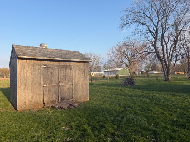 118 Bloomington Street Dewitt, IL 61735 - Photo 5 of 26