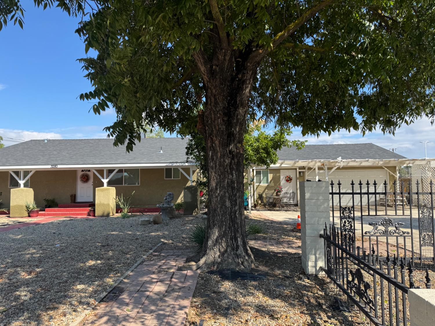 3280 McCall Avenue Selma, CA 93662 - Photo 24 of 56 a view of outdoor space and yard
