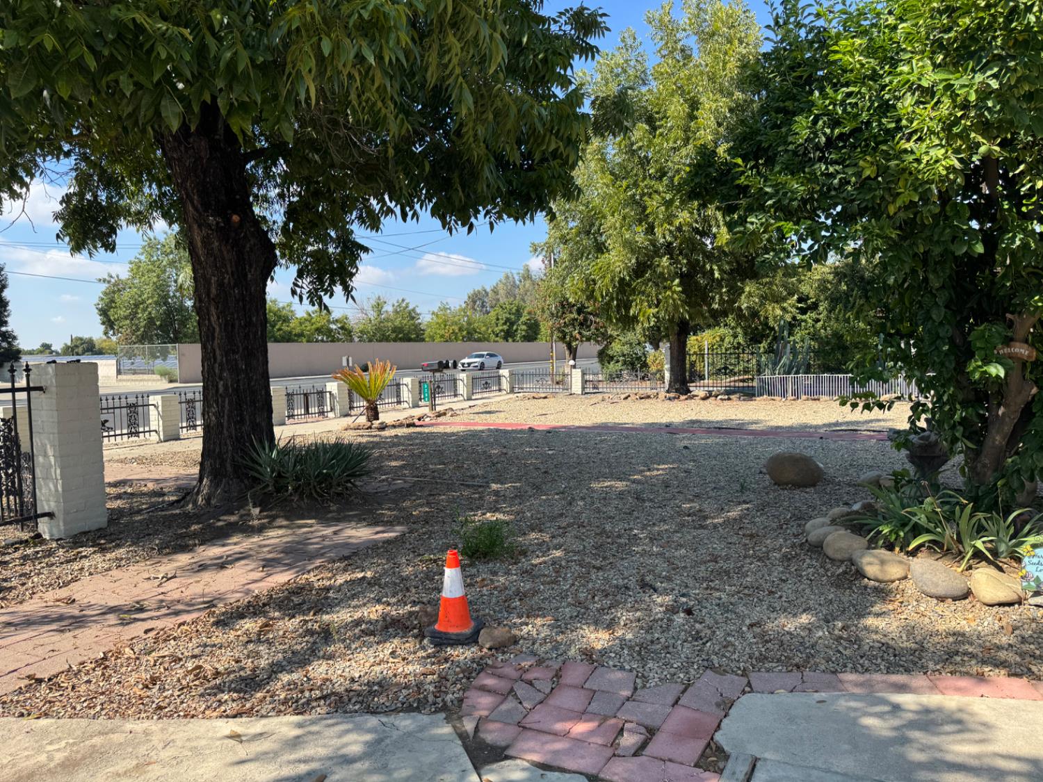 3280 McCall Avenue Selma, CA 93662 - Photo 27 of 56 a outdoor view with a sitting space