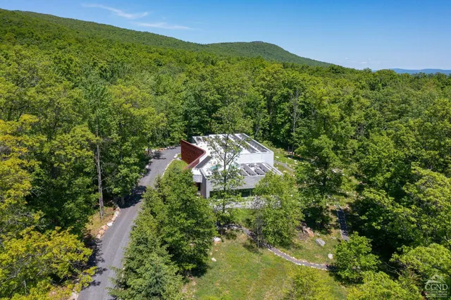 $2,600,000 | 121 Sheldon Road, Gardiner, NY 12589