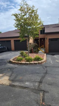 $345,000 | 48245 Bayshore Drive, Belleville, MI 48111