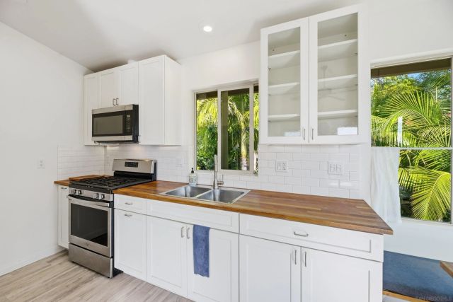 $1,590,000 | 2726 Naples Court, Carlsbad, CA 92010